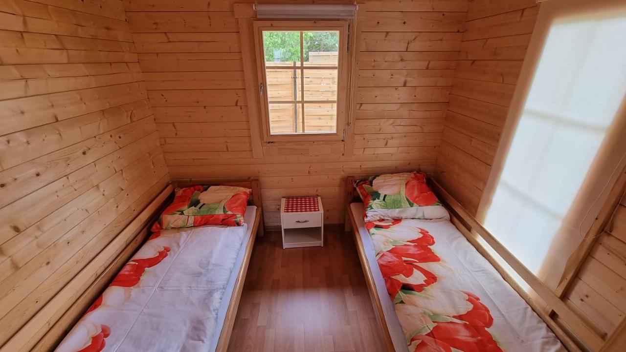 Osrodek Beata / Fiord Bed & Breakfast Смолджински Лас Екстериор снимка