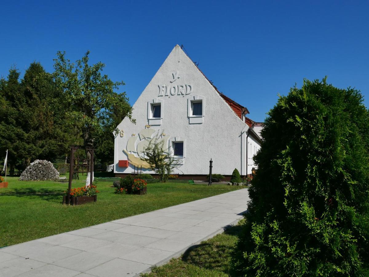 Osrodek Beata / Fiord Bed & Breakfast Смолджински Лас Екстериор снимка